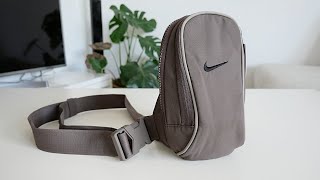 UnboxingReviewing The Nike Sportswear Essentials Crossbody Bag On Body 4K [upl. by Raquel]