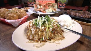 Chicagos Best Seafood Bob Chinns Crab House [upl. by Llewxam]